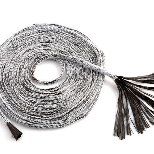 Connettore strutturale costituito da una corda realizzata con fibre di carbonio ad alta resistenza